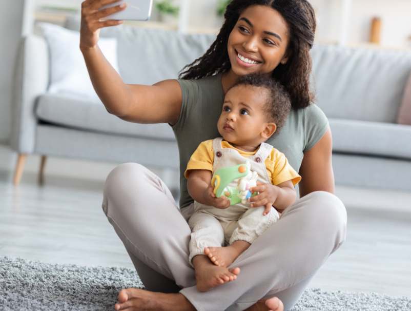 Maman fit et stylée : conseils pour retrouver votre silhouette post-bébé